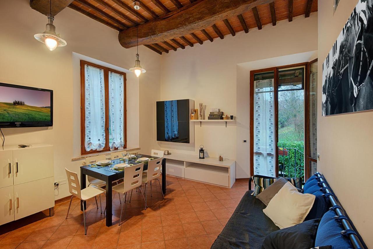 Casazappa - In Centro A Piedi, Parcheggio E Giardino Privato Lägenhet Siena Exteriör bild