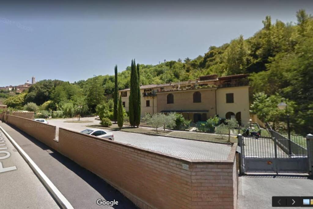 Casazappa - In Centro A Piedi, Parcheggio E Giardino Privato Lägenhet Siena Exteriör bild
